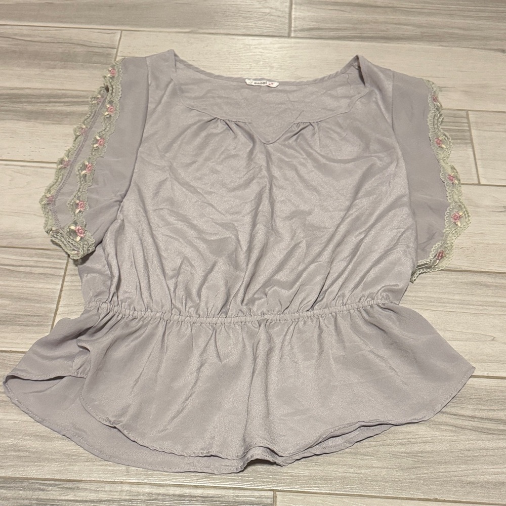 Easel Light Gray Blouse with Lace Accents